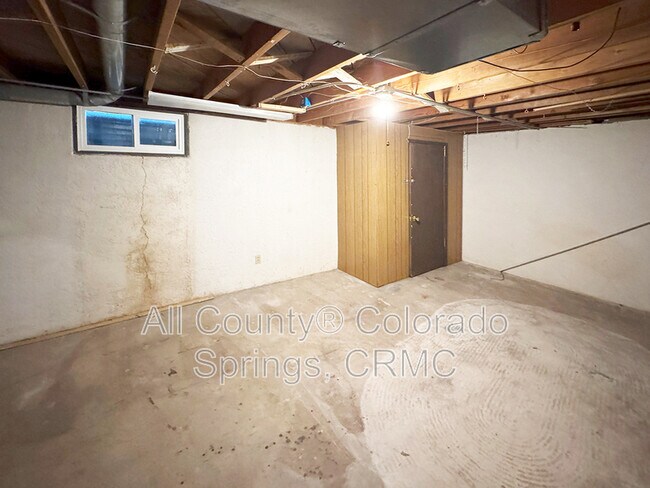 Building Photo - 2122 Meyers Ave