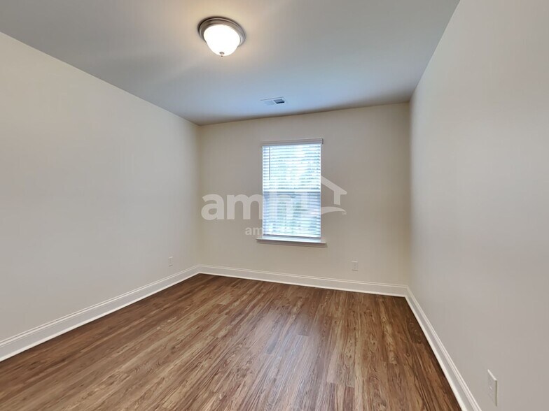 Building Photo - 234 Swan Dr