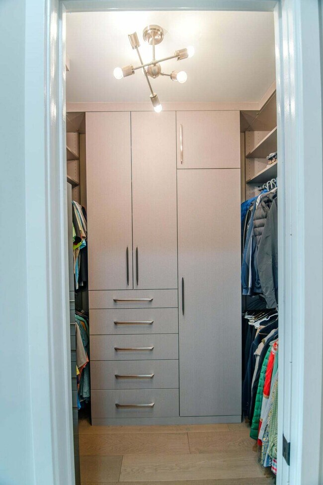 Building Photo - 8305 Fishhawk Falls Ct