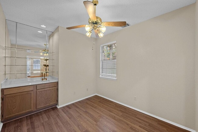 Building Photo - 6501 Brush Country Rd