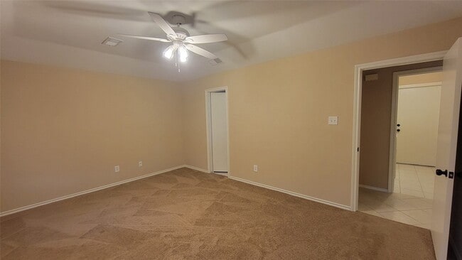 Building Photo - 3335 Lakeland Gardens Dr