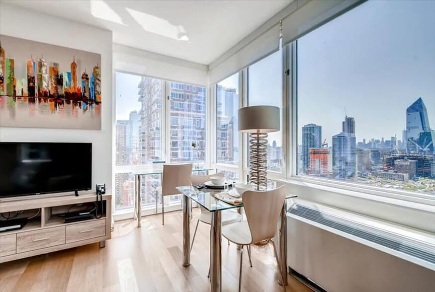 Building Photo - 605 W 42nd St