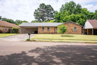 Building Photo - 5723 Bartlett Woods Dr