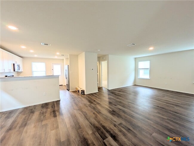 Building Photo - 744 Heartseed Ave