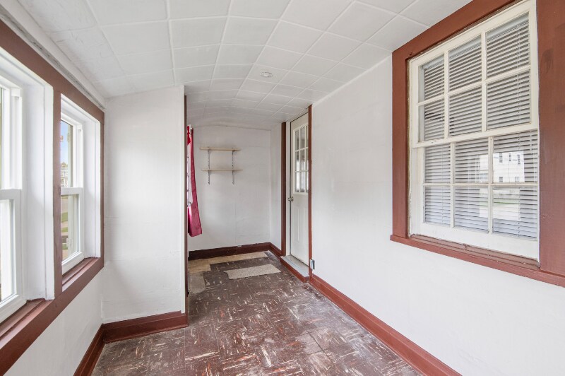 Building Photo - 826 Doty St
