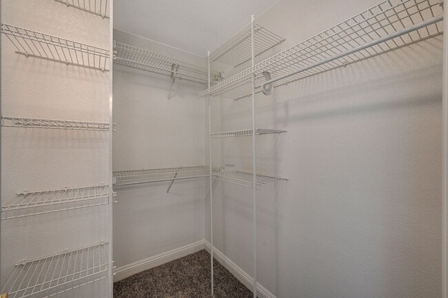 Building Photo - Charming Two-bedroom townhouse in Northwest