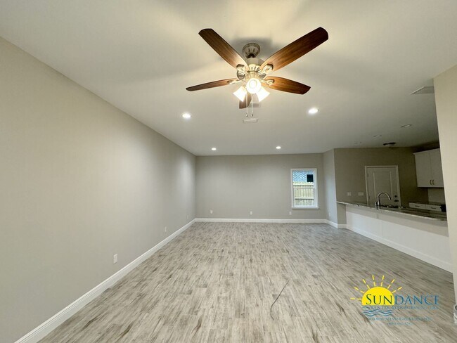 Building Photo - Stunning Centrally Located, a MUST see!
