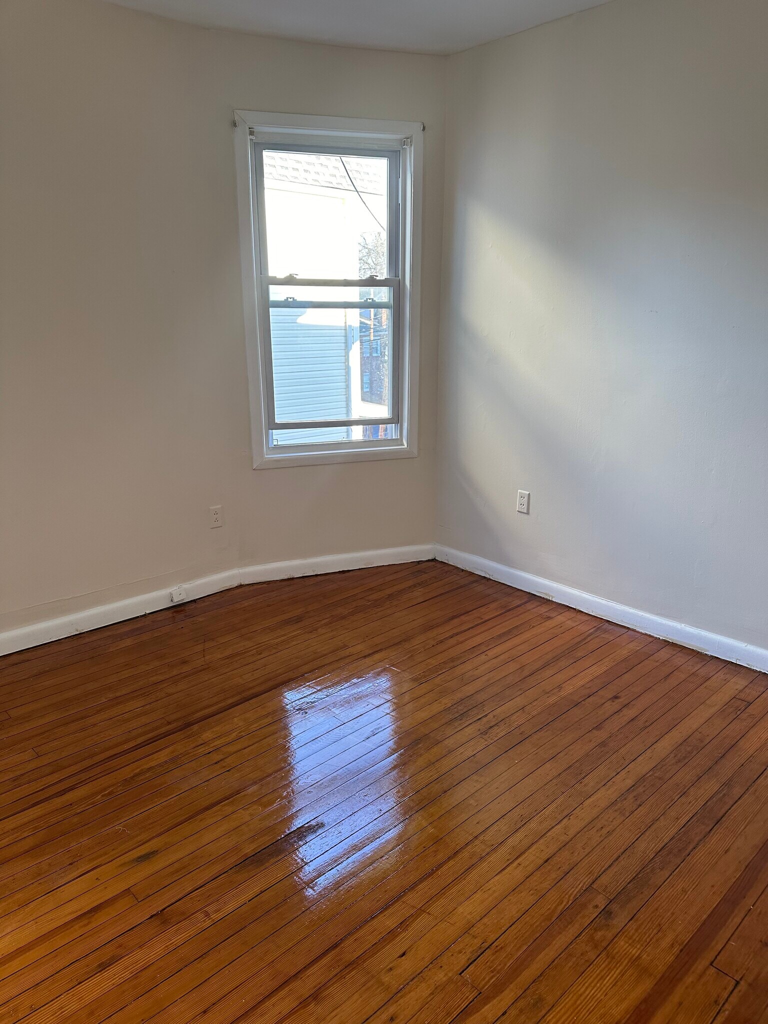 Building Photo - 18 Noll Pl