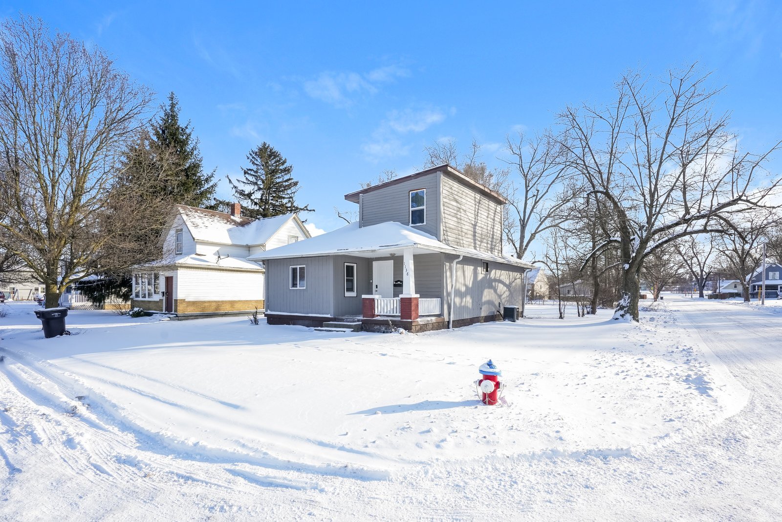 Building Photo - 1138 Queen St