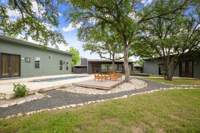 Building Photo - 10100 Rocking Horse Rd