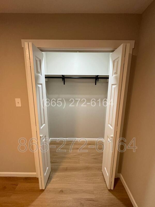 Building Photo - 3536 Old Valley View Dr