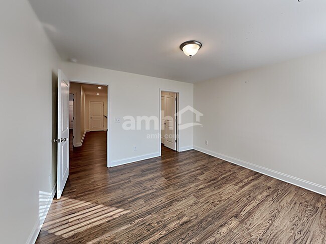 Building Photo - 145 Lindridge Dr