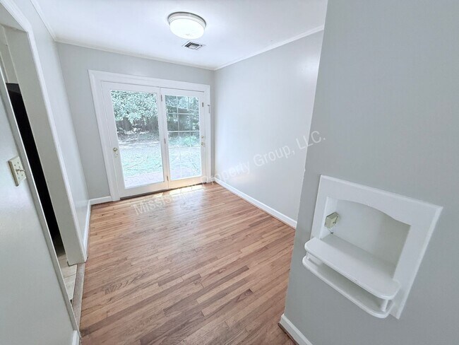 Building Photo - 3BR/2BA For Rent