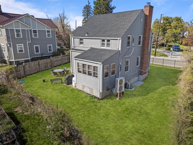 Building Photo - 41 Verplanck Ave