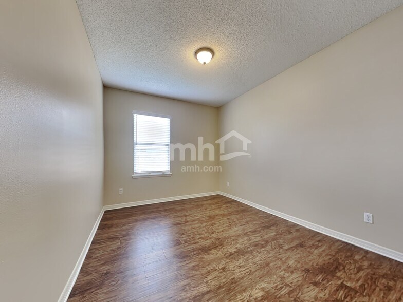 Building Photo - 3634 Meadowgreen Ln