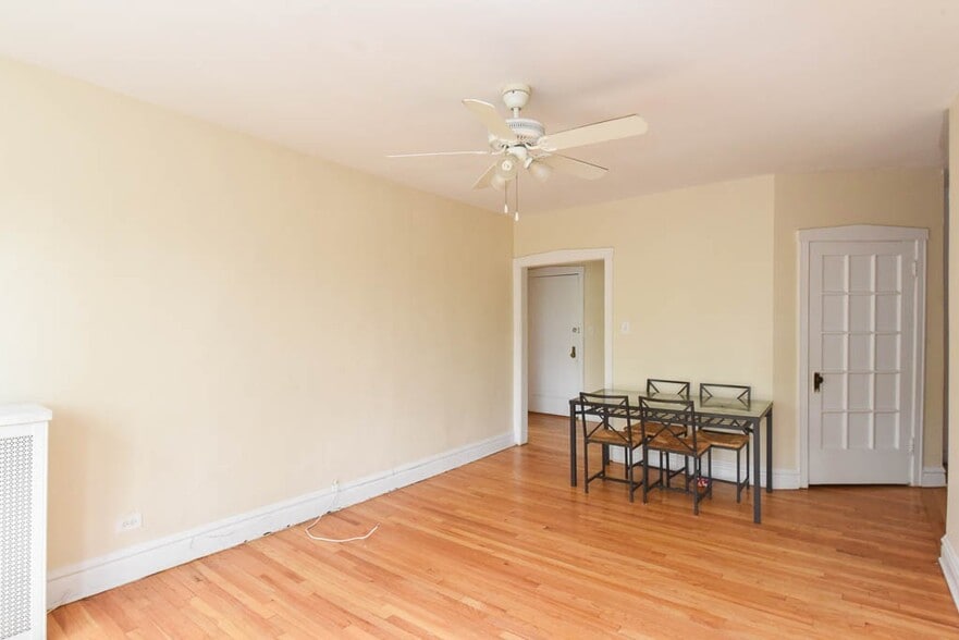 Building Photo - 3902 W Argyle St