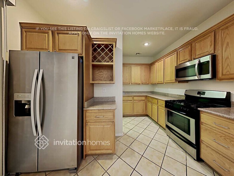 Building Photo - 765 Feather Ridge Dr