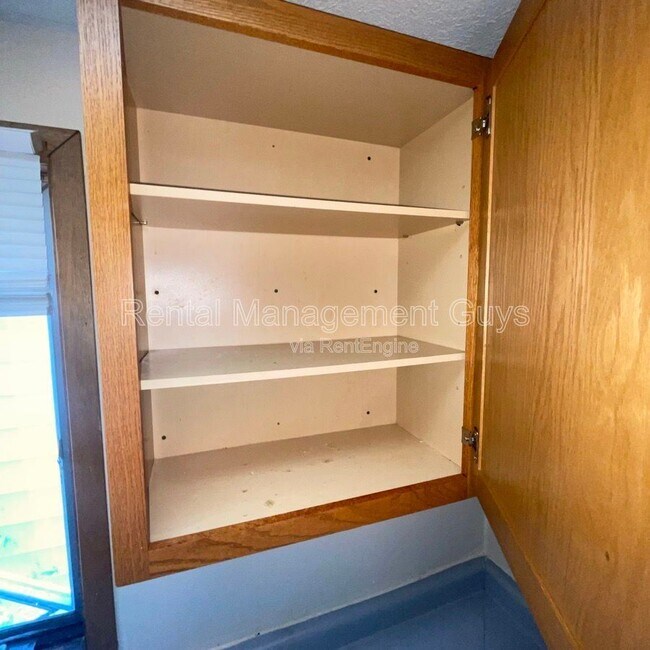 Building Photo - 3319 Longfellow Ave