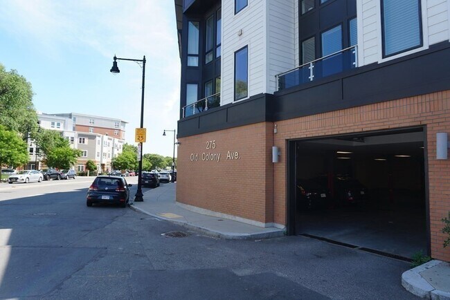 Building Photo - 275 Old Colony Ave