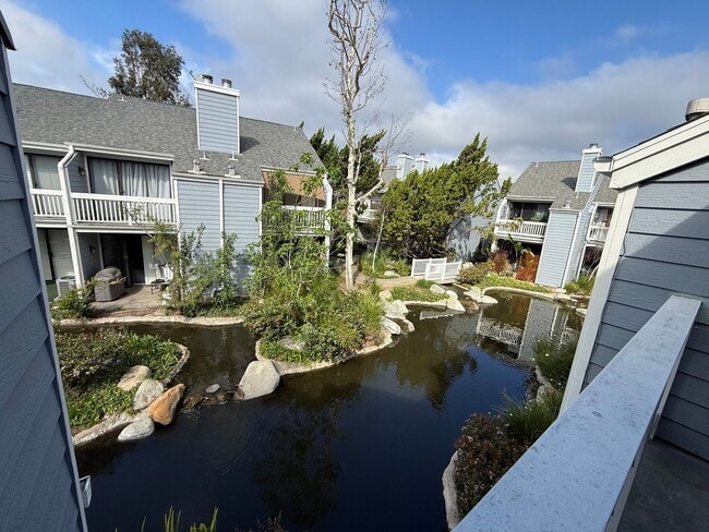 Building Photo - Central Camarillo Condo now Available