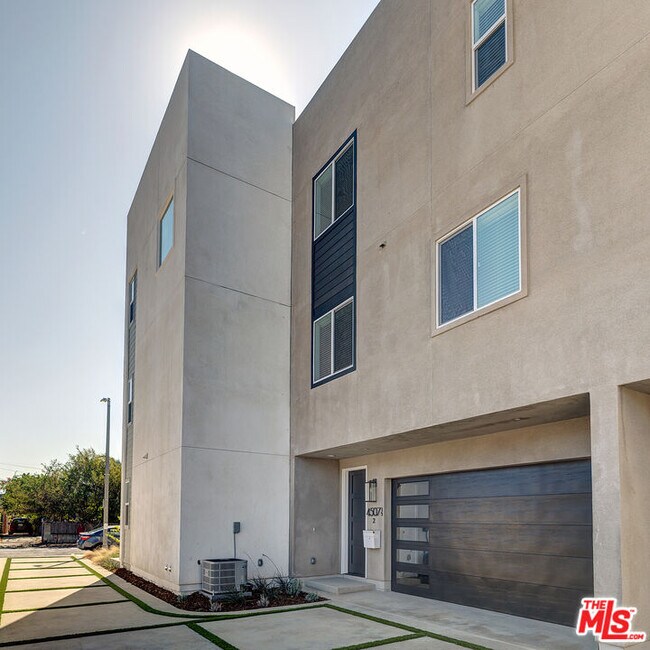 Building Photo - 4509 Saturn St