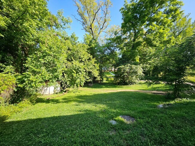 Building Photo - 306 Ave B