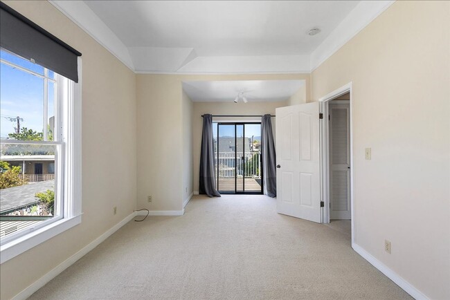 Building Photo - 2111 Buena Vista Ave