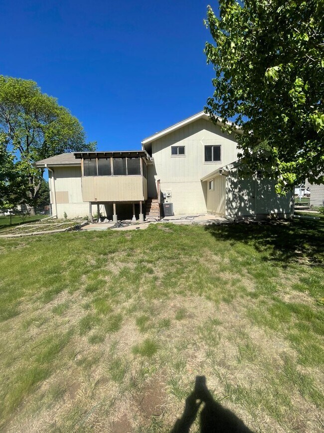 Building Photo - 7113 S 75th Ave