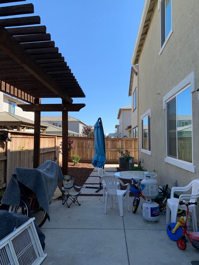 Building Photo - Newer "Next Gen" Home in Springlake/Woodla...