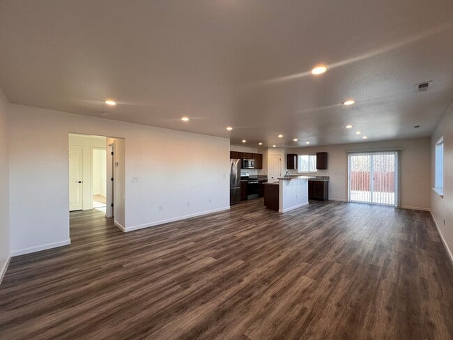 Building Photo - Charming 3 Bedroom, 2 bath, 2 car garage home in Fallon