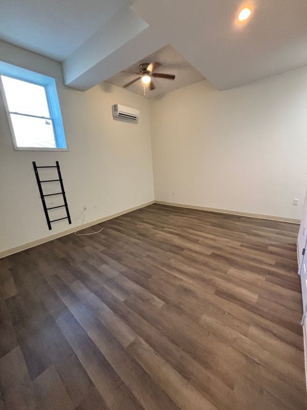 Building Photo - 641 Washington St