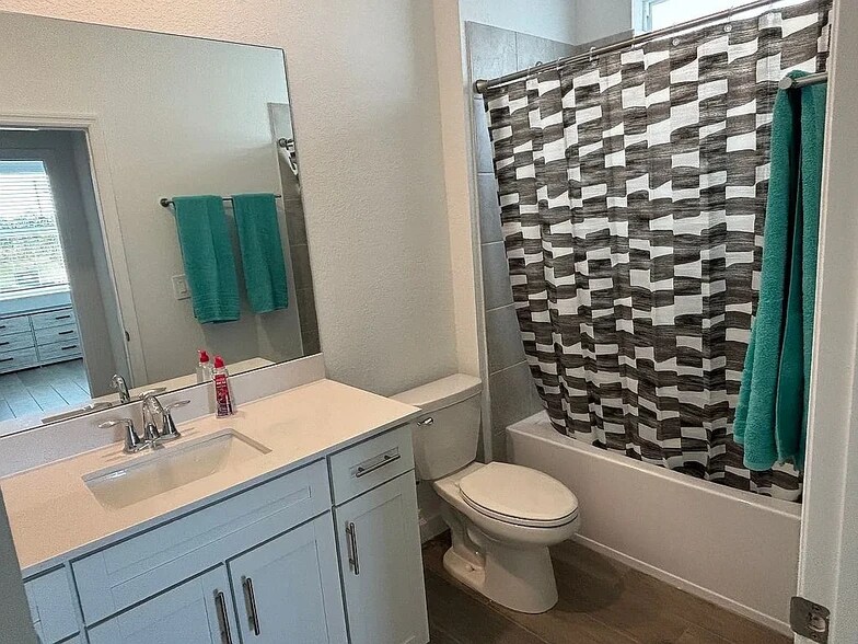 Building Photo - 8256 Shore Lake Dr