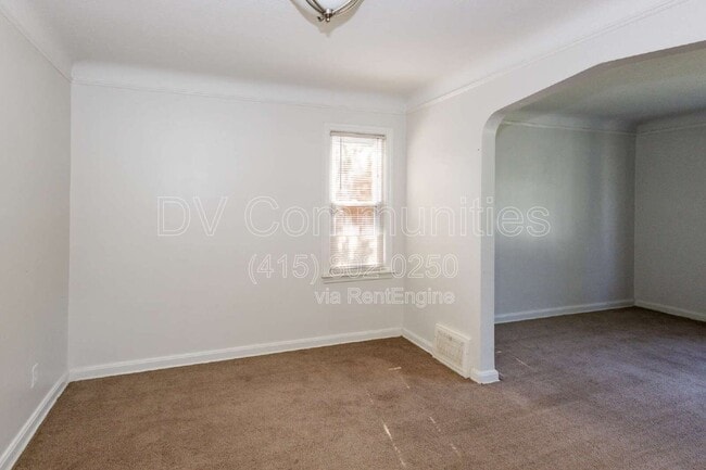 Building Photo - 4871 Oakland Dr