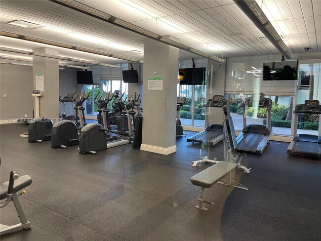 Building Photo - 3801 S Ocean Blvd