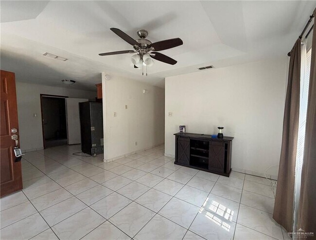 Building Photo - 108 W La Quinta Dr