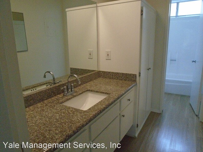 Building Photo - 18355 Collins St