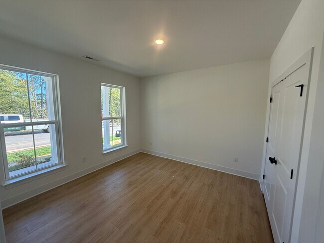 Building Photo - 15313 Sunray Aly