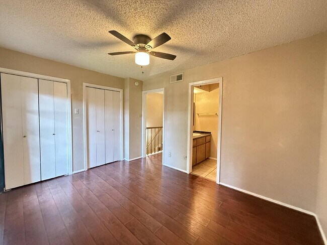 Building Photo - Spacious 2-Bed, 2.5-Bath Townhome in the B...