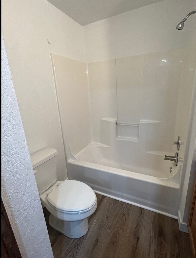 Building Photo - 1021/1023 High St