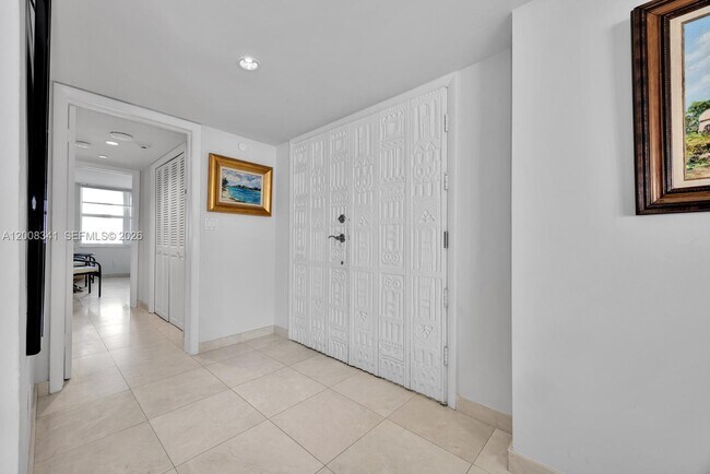 Building Photo - 607 Ocean Dr