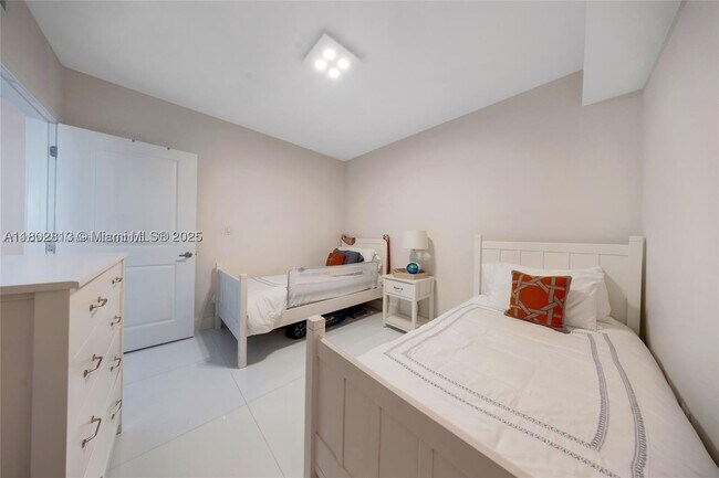 Building Photo - 400 Sunny Isles Blvd