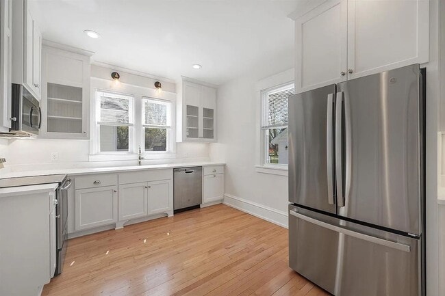 Building Photo - Charming Cape Cod Single Family