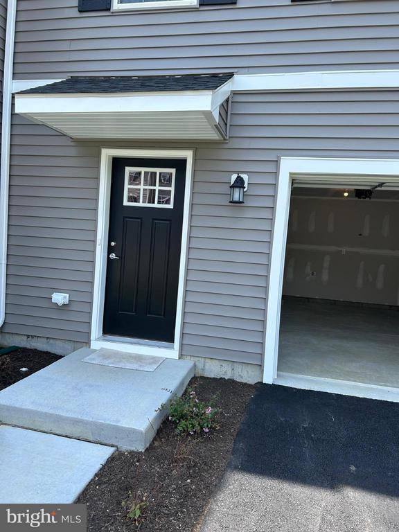 Building Photo - 38 Barnes Wy