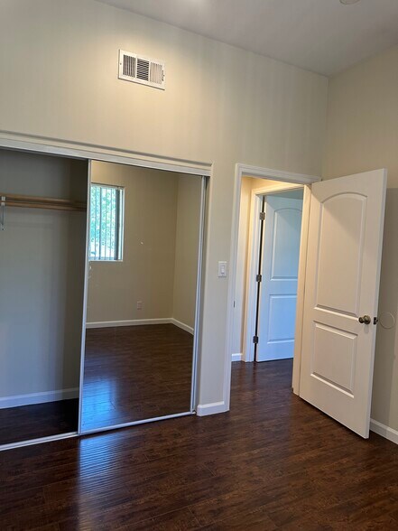 Building Photo - 14352 Tiara St