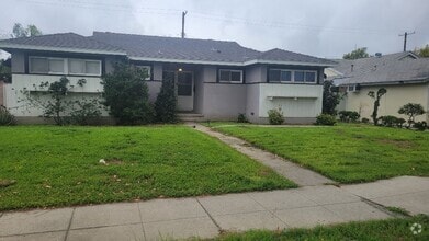 Building Photo - 4-bedroom 3 bath house in Granada Hills