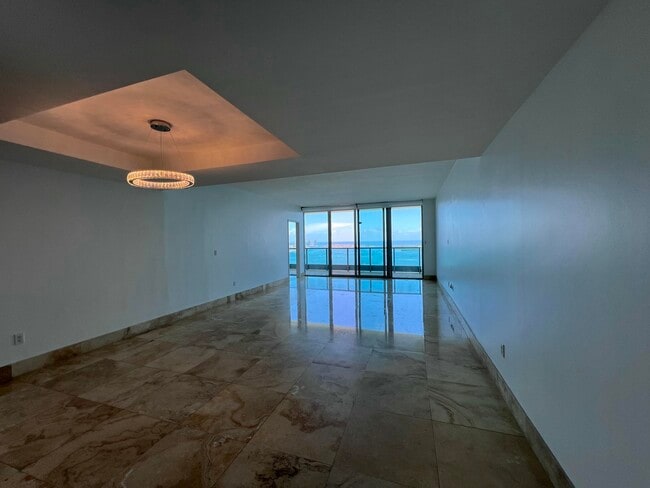 Building Photo - 1331 Brickell Bay Dr