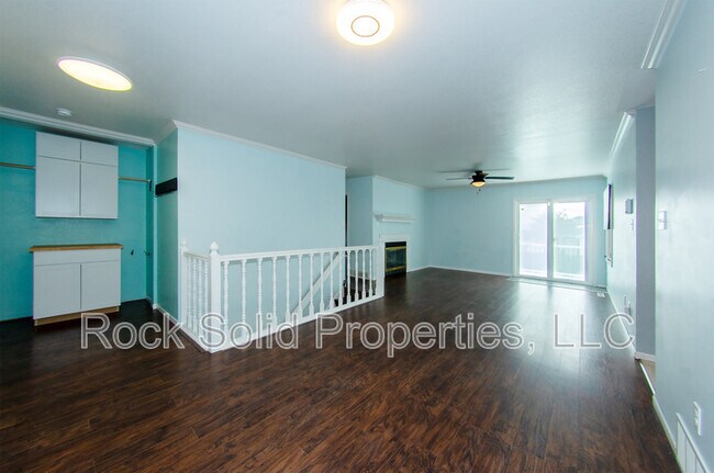 Building Photo - 5027 Green River St