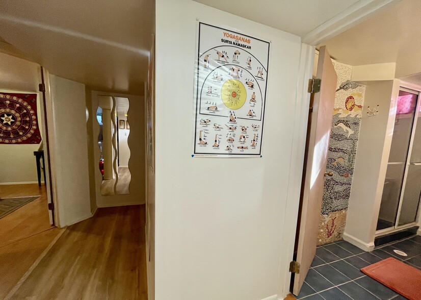 Building Photo - 2879 S Filmore St