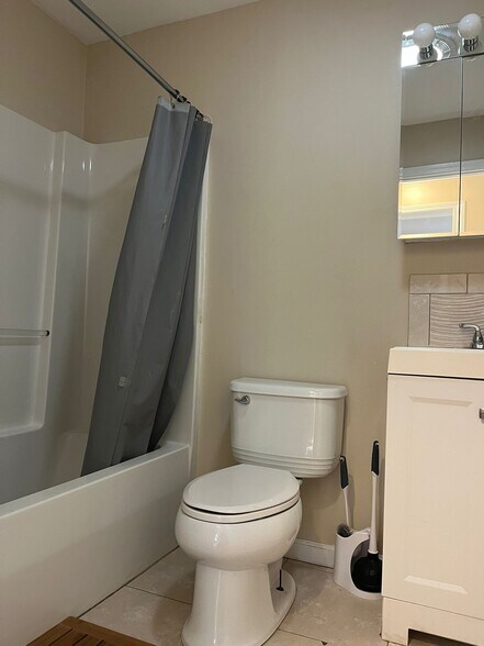 Building Photo - 35 Fairview Ave