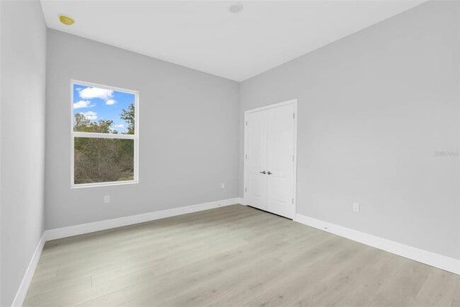 Building Photo - 405 Loveland Blvd